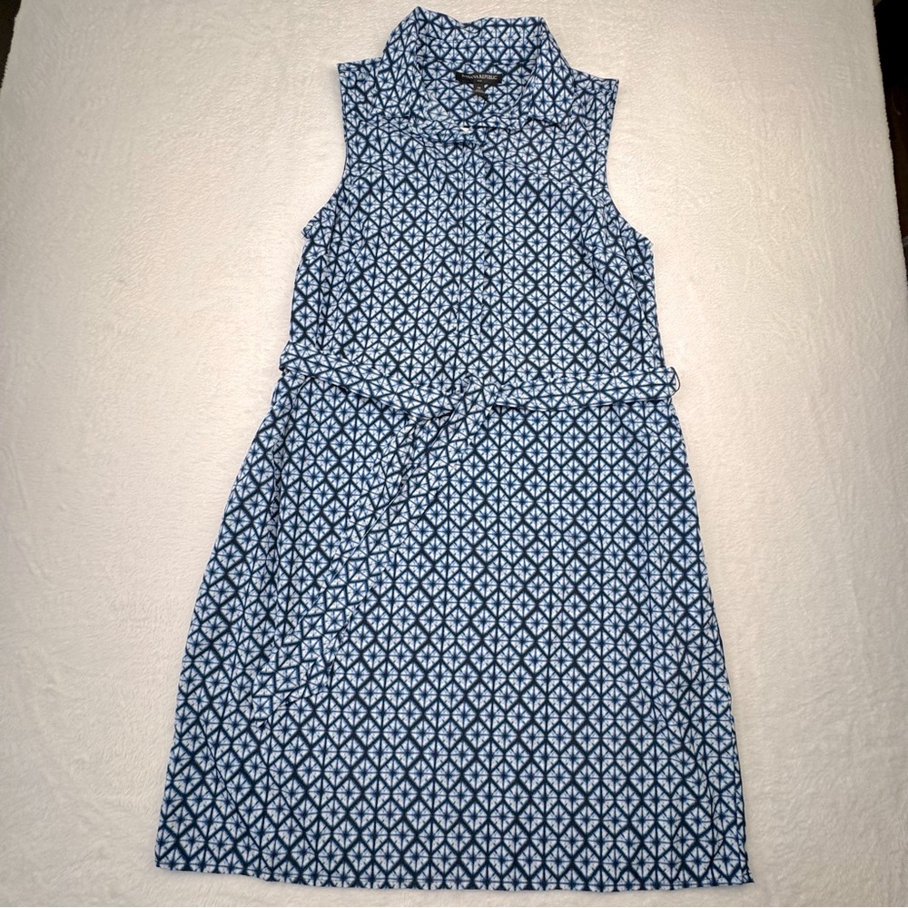 Banana Republic NWT blue geometric patterned dress with waist tie. Size 10.